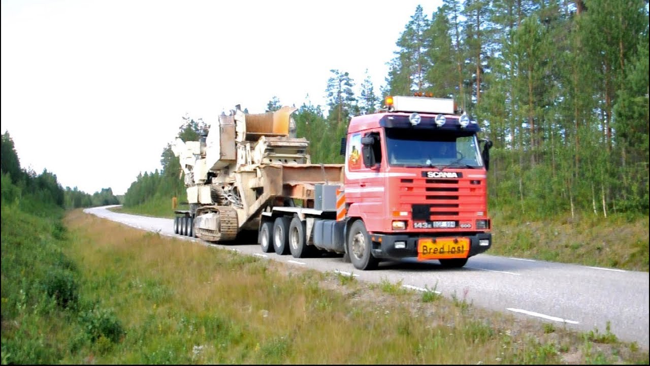 Scania 143E 8x4 V8 - Heavy Haulage with Nordberg Lokotrack Crusher