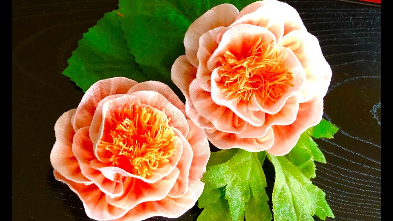 【100均つまみ細工】牡丹の花 コサージュ kanzashi flower  fabric flower