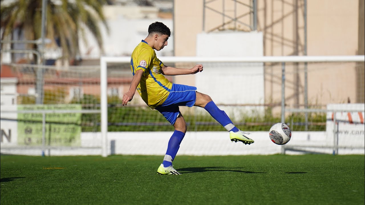 TRABAJO,SACRIFICIO,MÚSCULOYCREATIVIDAD,#futbol#football#soccer#footballskills#gol#delantero#regates 
