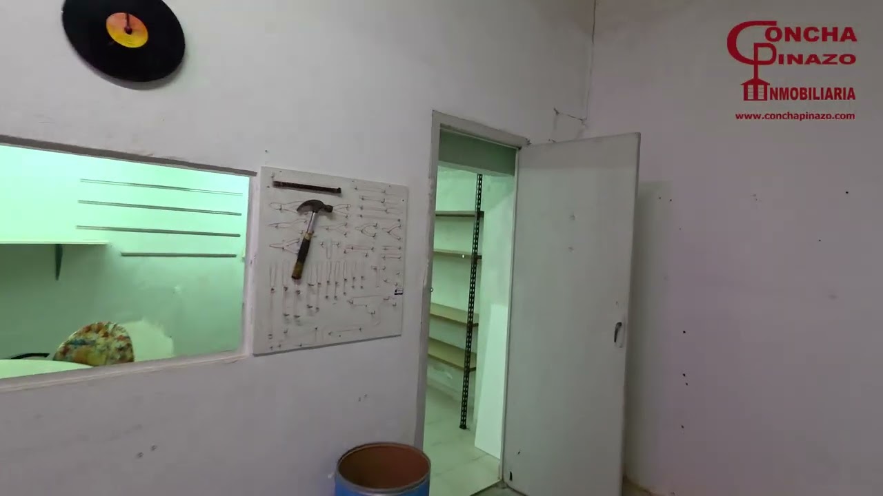 Alquiler local comercial en Paterna | Bajo de 130 m² con 2 entradas y almacén