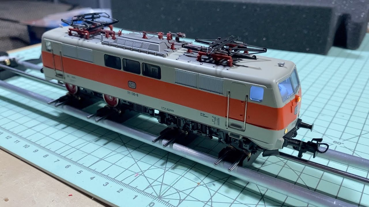 Märklin BR 111 ESU Lokpilot v5 + 21MTC Schnittstelle + LEDs einbauen TEIL 3