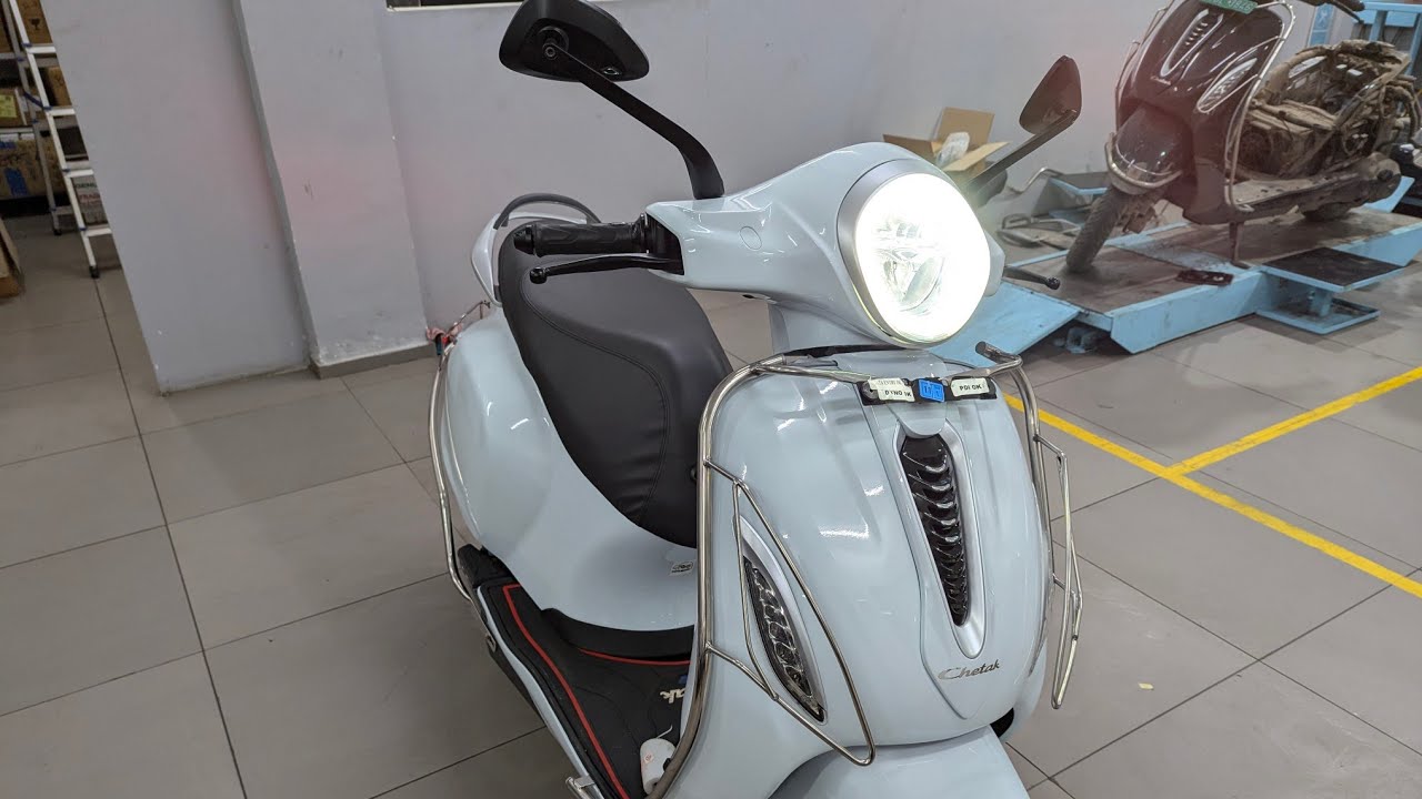 New Bajaj Chetak Urbane 2024 - Cyber White