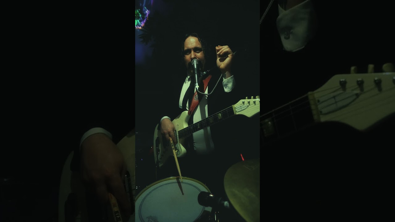 I'm not one man band, this my solo show #onemanband #shorts