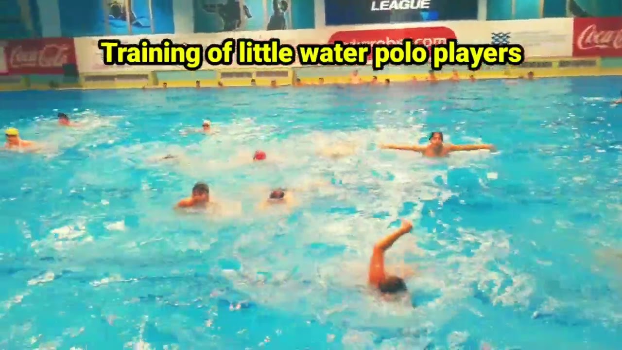 Training of little water polo players