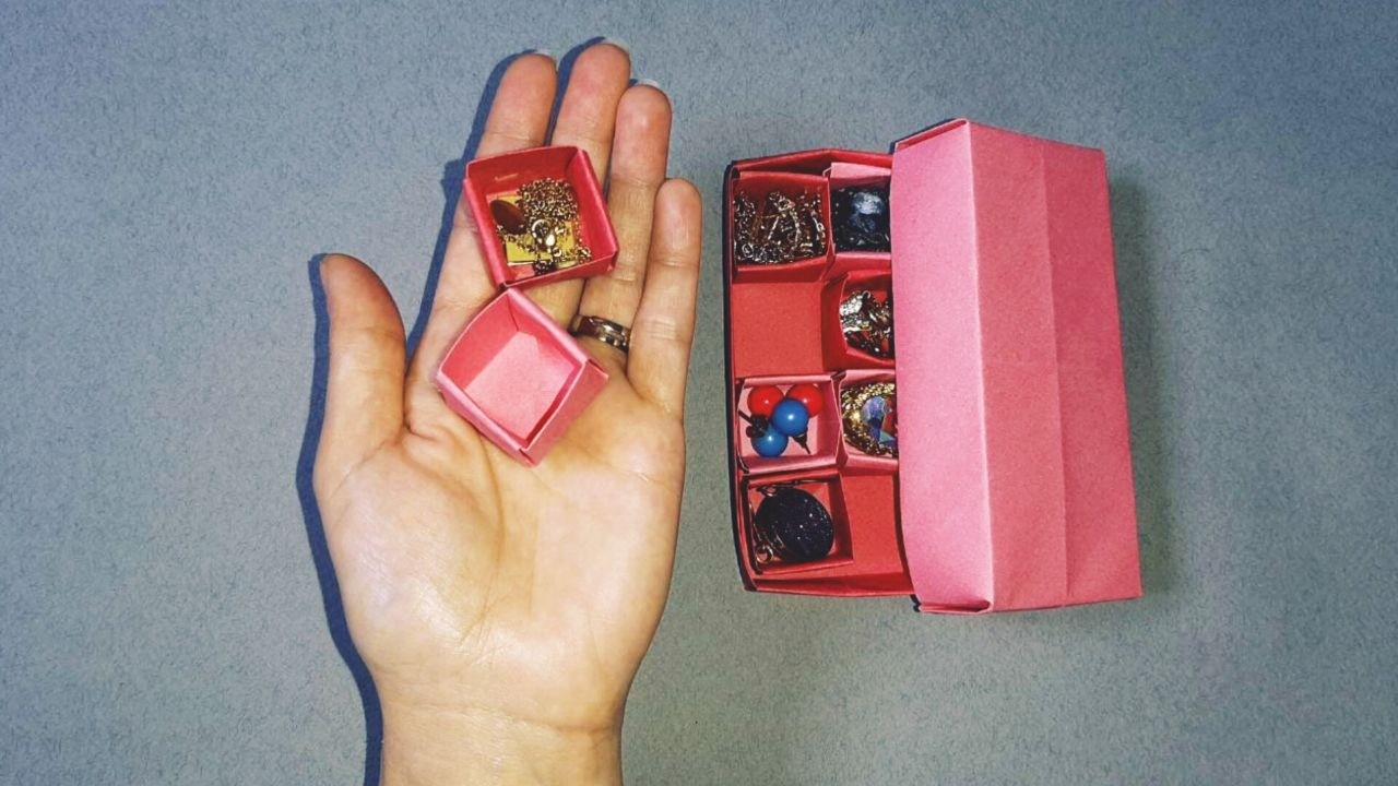 Organizing Miracle: Make small origami boxes and organize your small items!