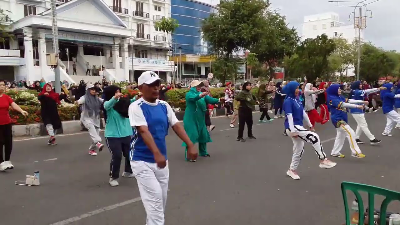 CAR FREE DAY Senam Sehat Bersama Bergembira Banda Aceh 