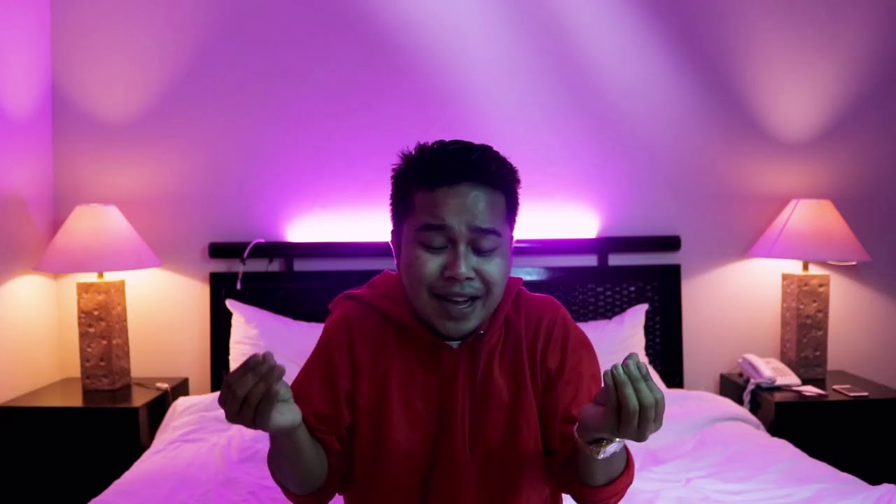 Renaldigilbert_-_i don't know why_-_(oficial music video) ::