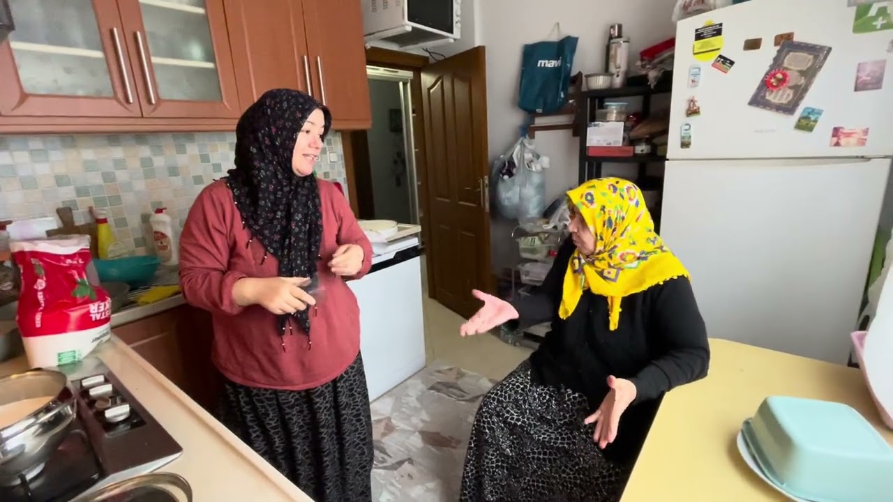 TIKNAZ DA BONCUK GIBI MAŞALLAH ÇOK BECERIKLI GELIN KAYNANA BIR ARAYA GELINCE HEM DEDİKODU HEM YEMEK 
