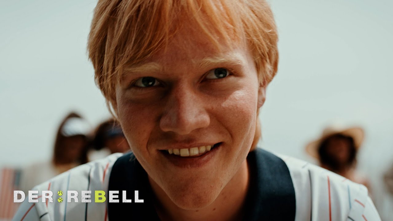 Ohne Schuhe lässt es sich auch gut spielen, oder Boris? 🎾 | Der Rebell – Von Leimen nach Wimbledon