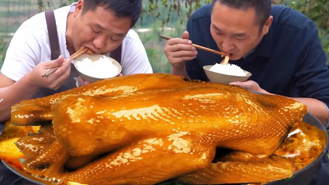 二弟牛肚吃上癮了，用5公斤重的大公雞燉著吃，香辣入味拌飯吃真過癮【鐵鍋視頻】【鐵鍋視頻】