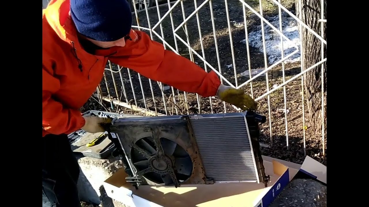 Замена радиатора на Дэу Нексия за 30минут!
