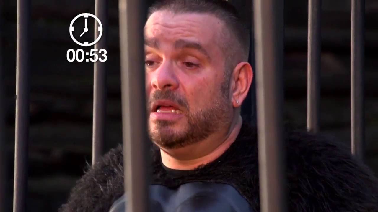 CASO DO GORILA 02/02 - RECONSTITUIÇÃO DO TIRO LETAL (C/ BOLA E PEDRINHO)