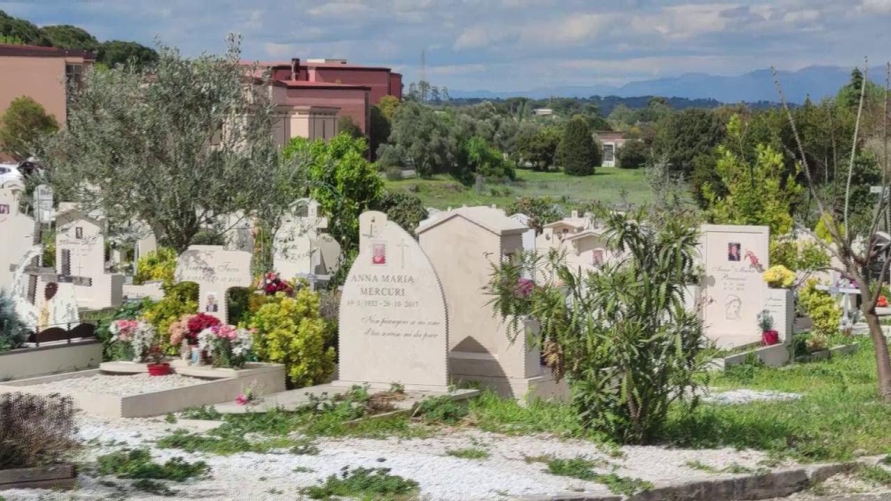 Roma, caos cimiteri: 