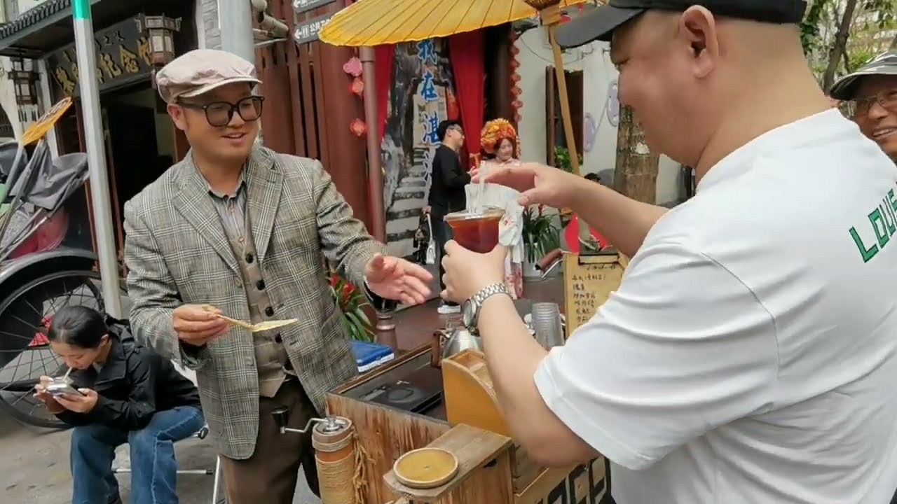 🇨🇳🚲☕中國廣東湛江茂名電白赤坎老街單車咖啡手沖咖啡娛樂 Zhanjiang Maoming Chikan Old Street Bicycle Coffee Pour Over Coffee
