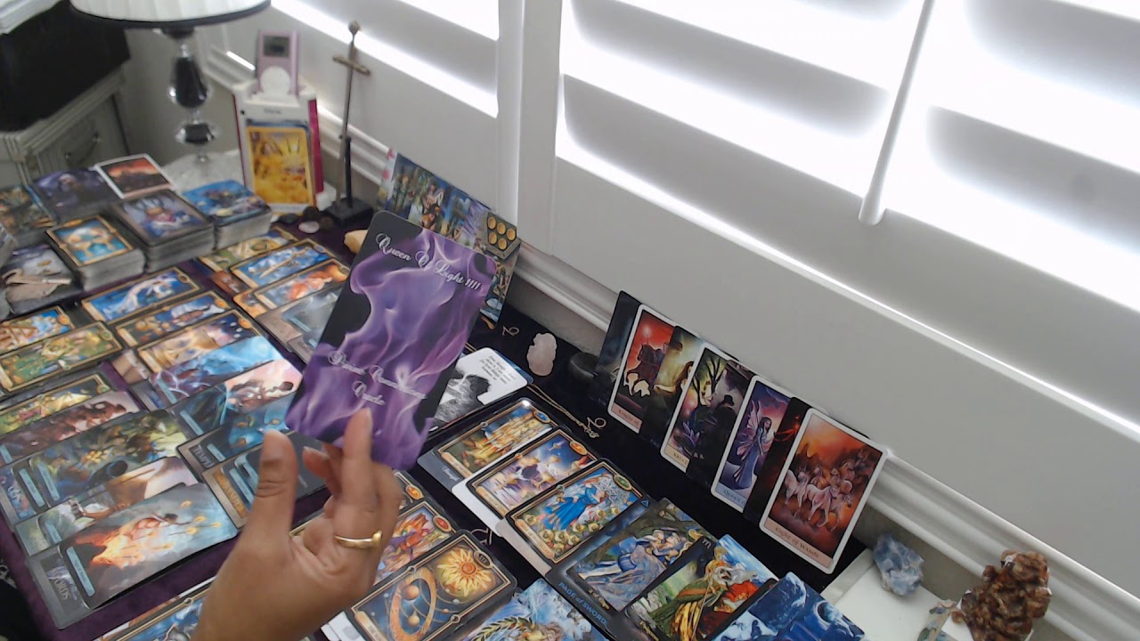 Twin Flame Tarot Reading -The Universe WANTS This Union! Divine Feminine In The Dark!