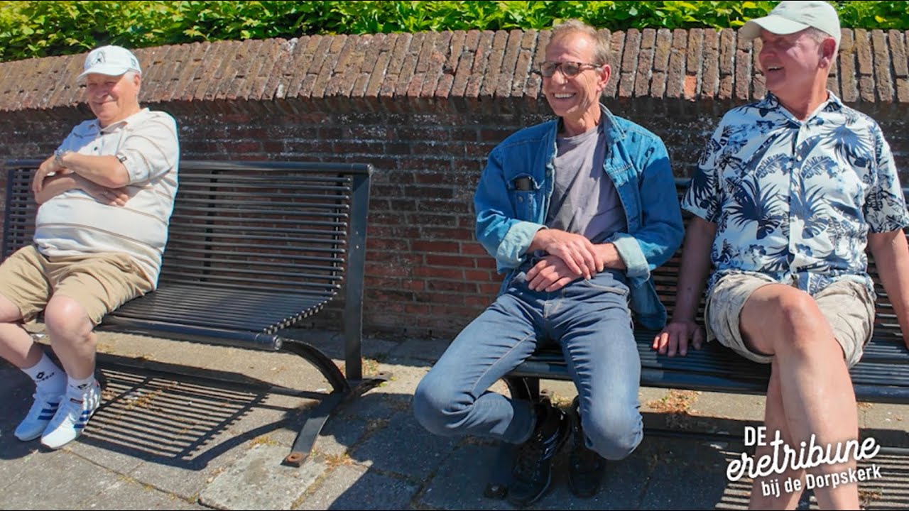 'n praatje met de mannen van de eretribune bij de Dorpskerk in Heemskerk! Dank aan Ed, Sjaak & Piet!