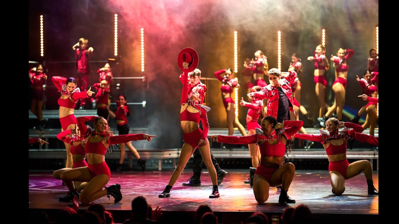 MJ Opening number at DIVERSE 15yr anniversary production at Dubai Opera