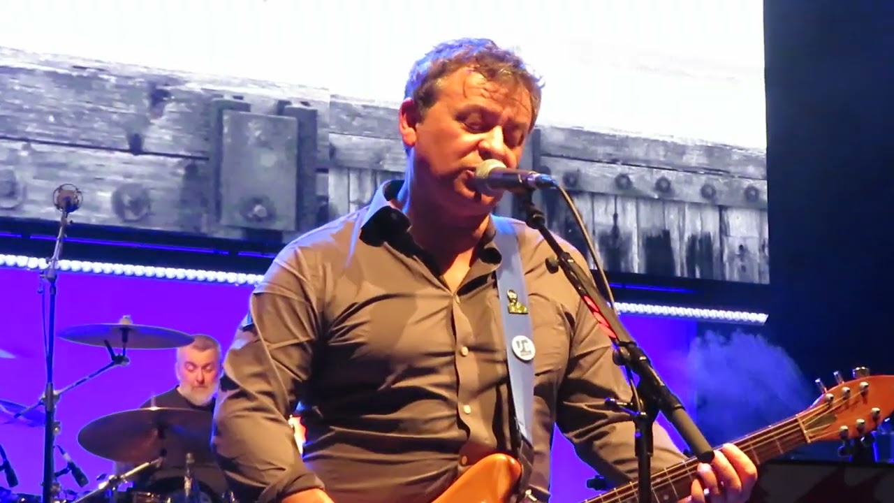 People Ruin Paintings - Manic Street Preachers, Shepherd's Bush 18/04/2025