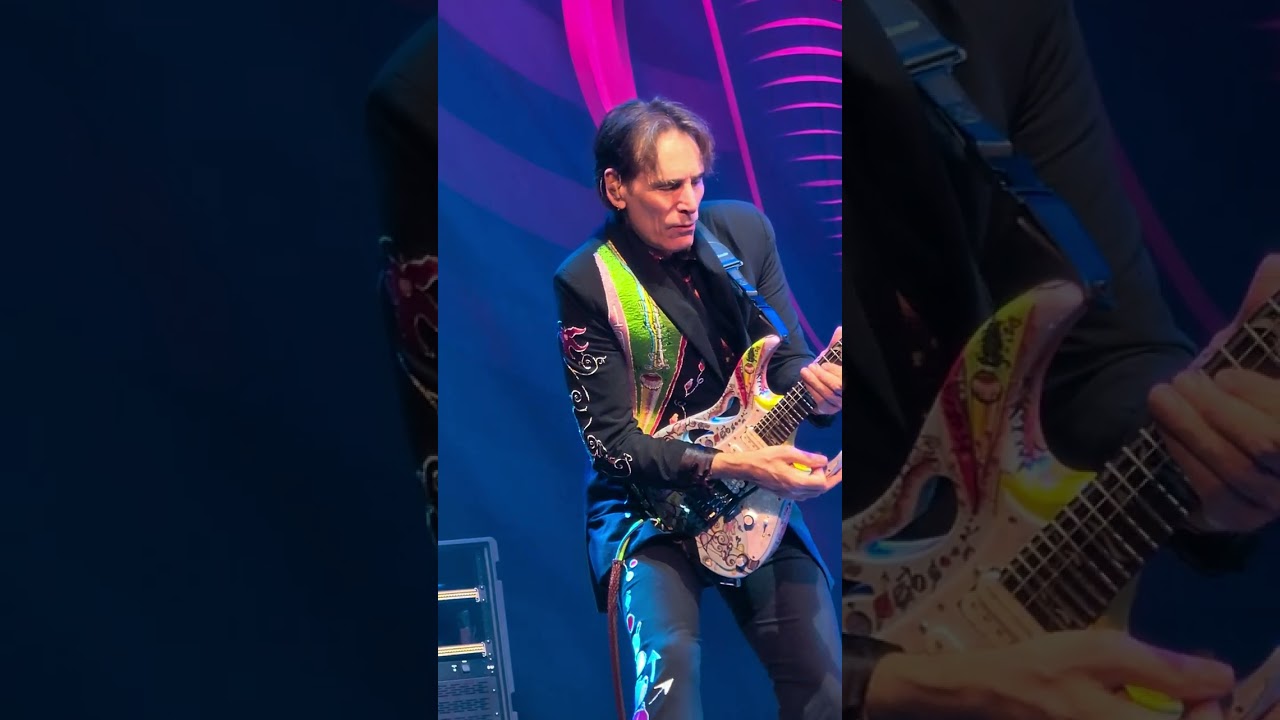 Beat (King Crimson) live Toronto, Steve Vai channeling Johnny Ramone. Live Toronto October 18th 2024