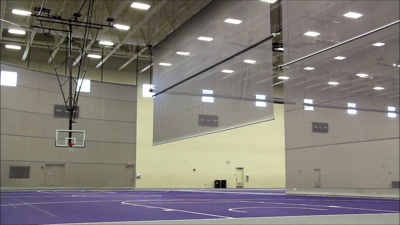 2080 Series Center-Roll Divider Curtain