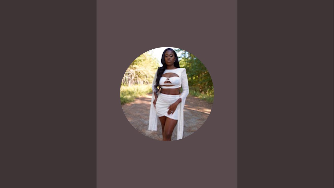 Artryssa Glam Tresses is live! Talk to me while I retwist my locs! 🥰