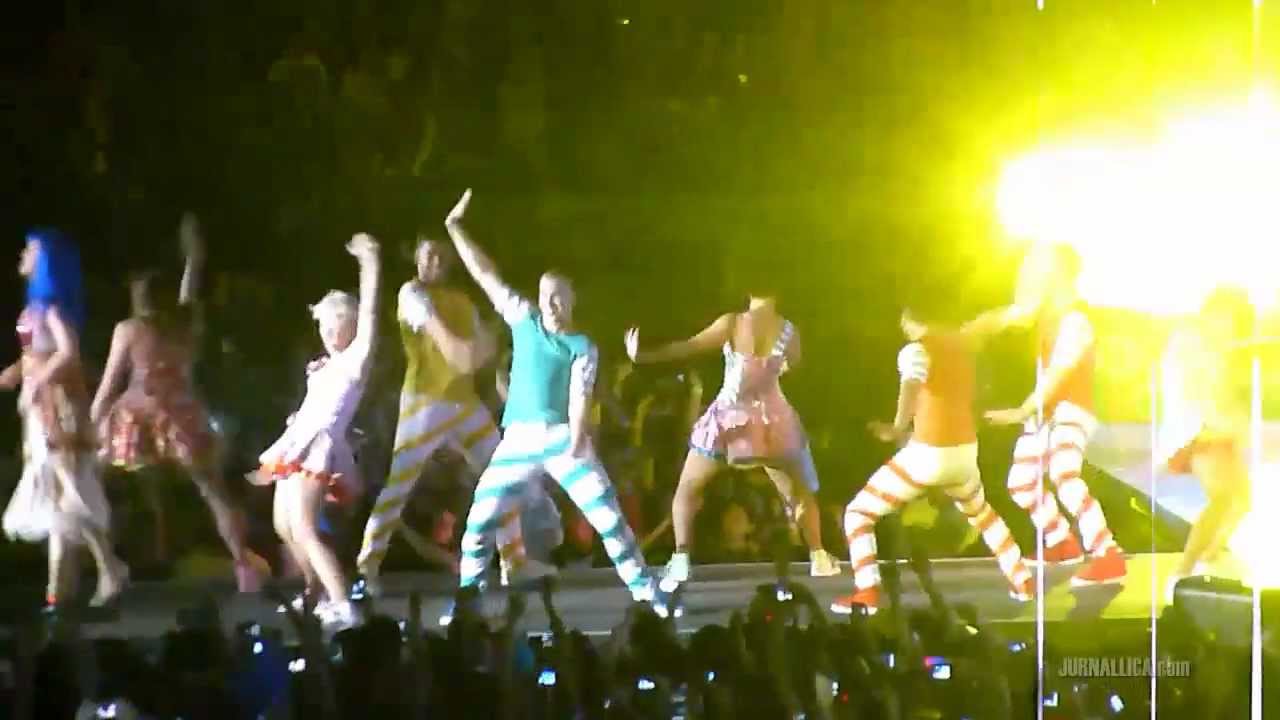 Katy Perry - Last Friday Night (TGIF) (Live in Indonesia, 19 January 2012)