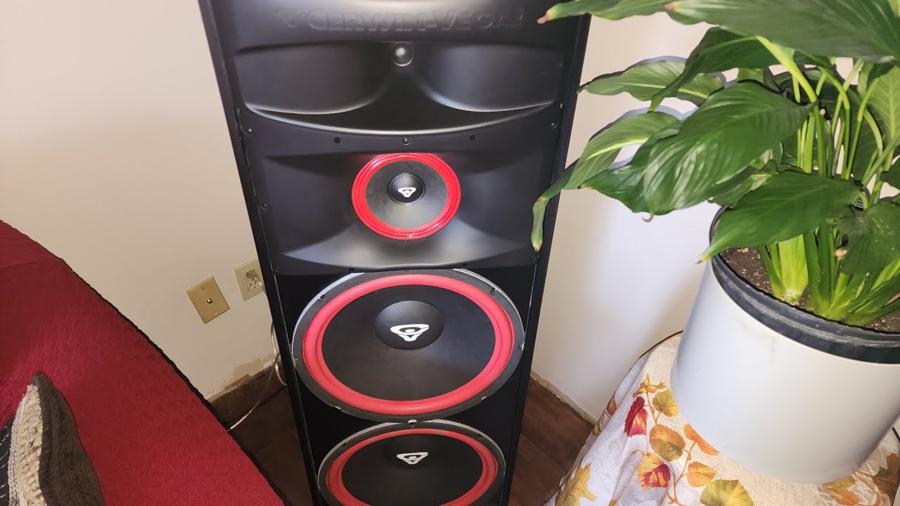 Shaking the neighbour's house with the cerwin-vega xls-215 and new Schitt Freya+