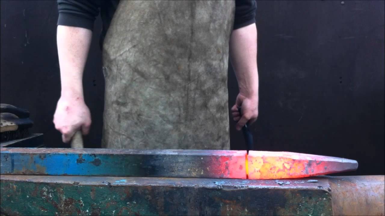 Forging a cut off hardy.