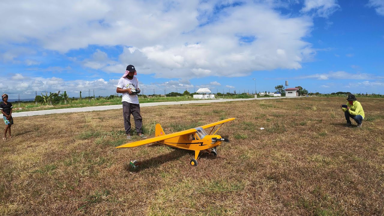 Phoenix J3 PIPER CUB  20cc