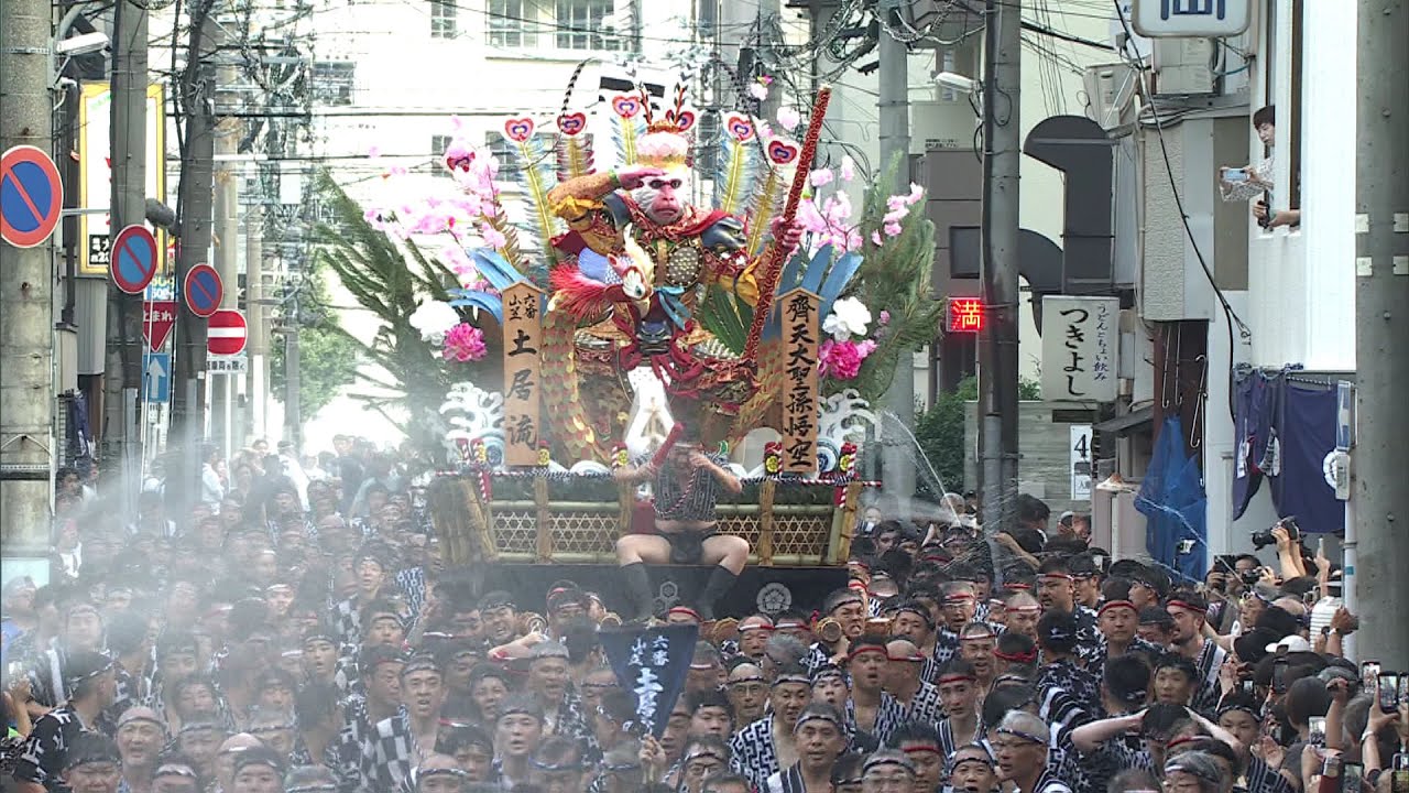 「迫力満点です」　博多祇園山笠　フィナーレ飾る追い山笠　早朝の博多の町駆け抜ける