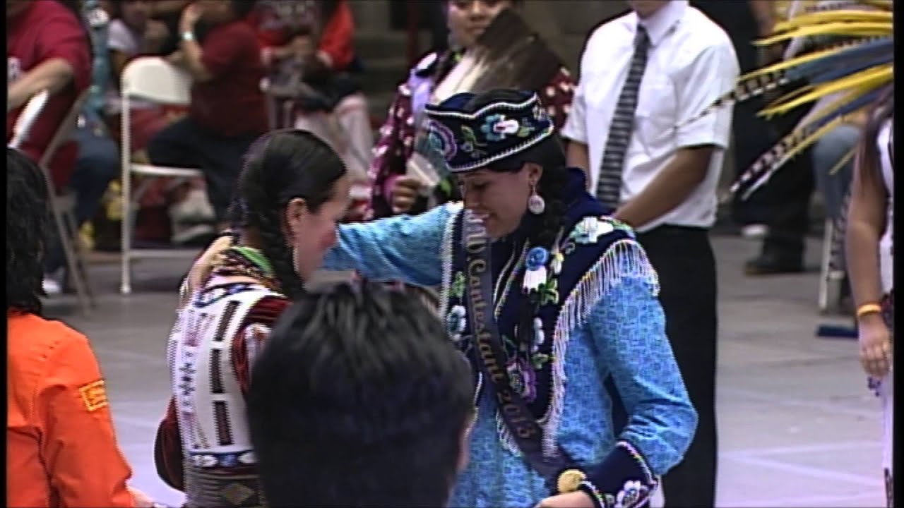Crowning of Miss Indian World - 2013 Gathering of Nations Pow Wow - PowWows.com