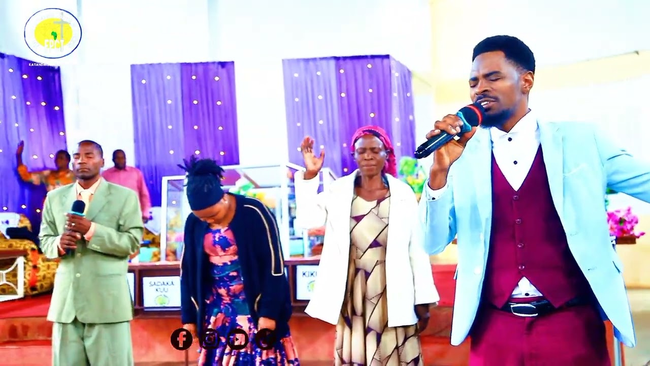 WEWE NI MUNGU - PREISE AND WORSHIP TEAM.