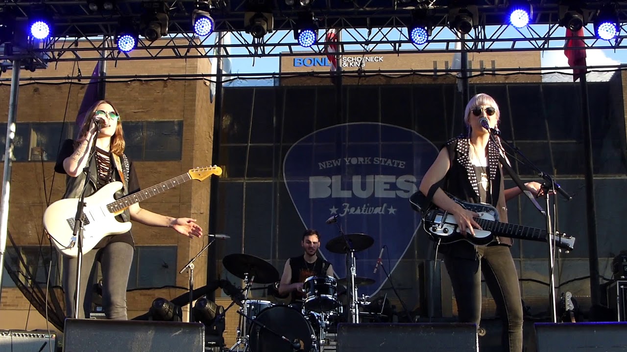 Larkin Poe - Look Away - 6/28/18 NY State Blues Festival - Syracuse, NY