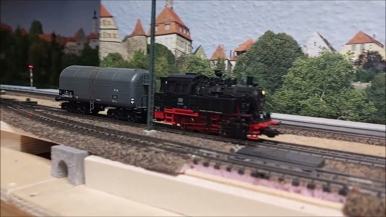 BR 80 mit ESU 41002 Kupplung