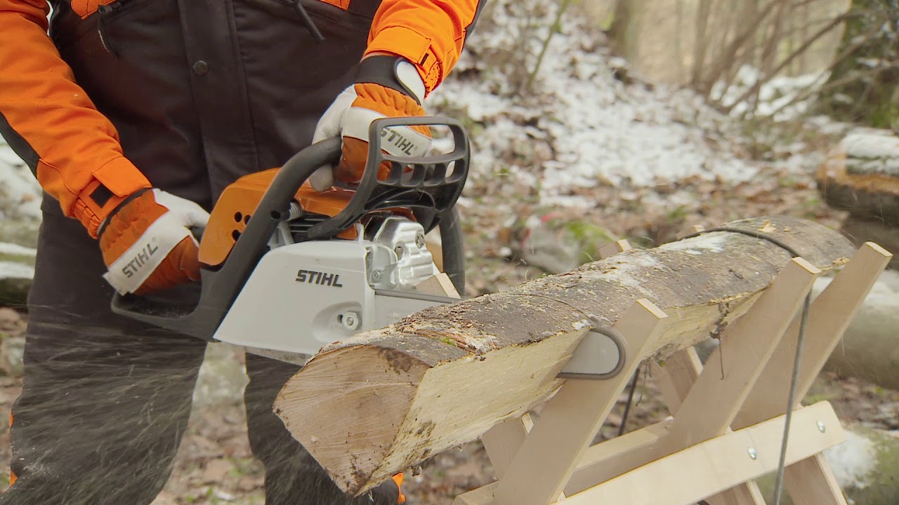 ¿Como cortar leña con motosierra sobre un caballete? | Cortando Leña en Caballete