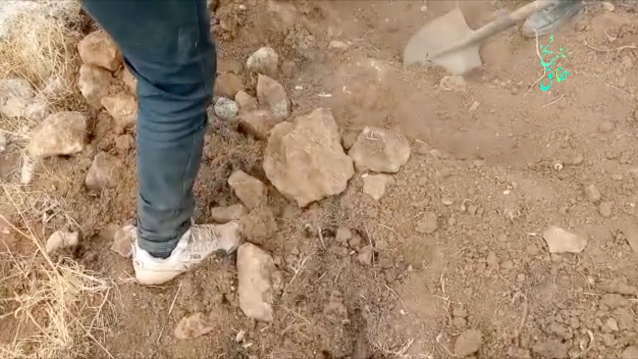 فتح قبر فينيقي حفر مباشر لن تصدق ما عثرنا عليه