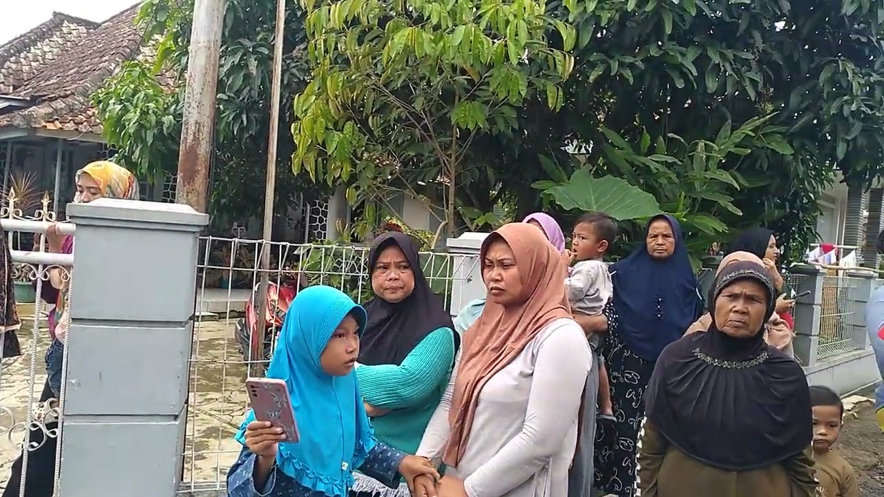 Full 11 kuda renggong keliling jalan kampung di Desa Naluk #senibudaya #kudarenggong #pedesaan#seni