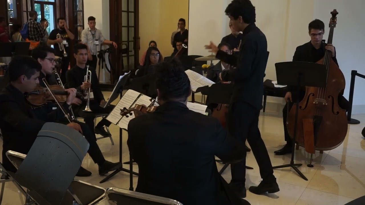 Ocho por radio (8 x radio) - Silvestre Revueltas