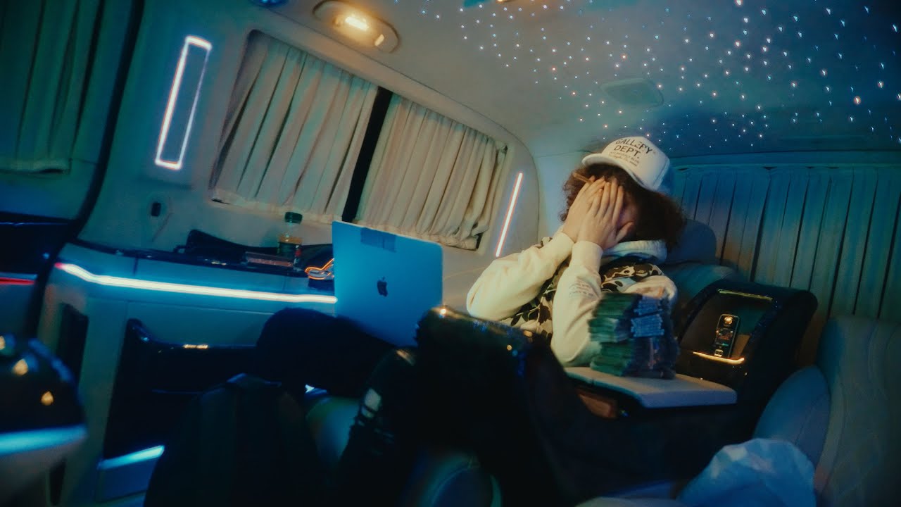 Zinera - Glitch (Official Video)