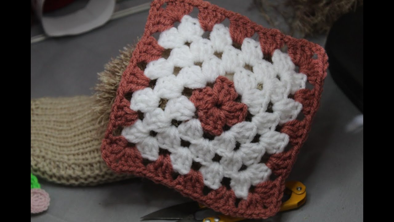كروشيه طريقة عمل وحدة مربع الجراني للمبتدئين سهل جدا How to crochet granny square