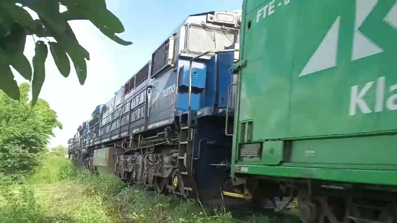 locomotiva ES 43 bbi vagão verde 