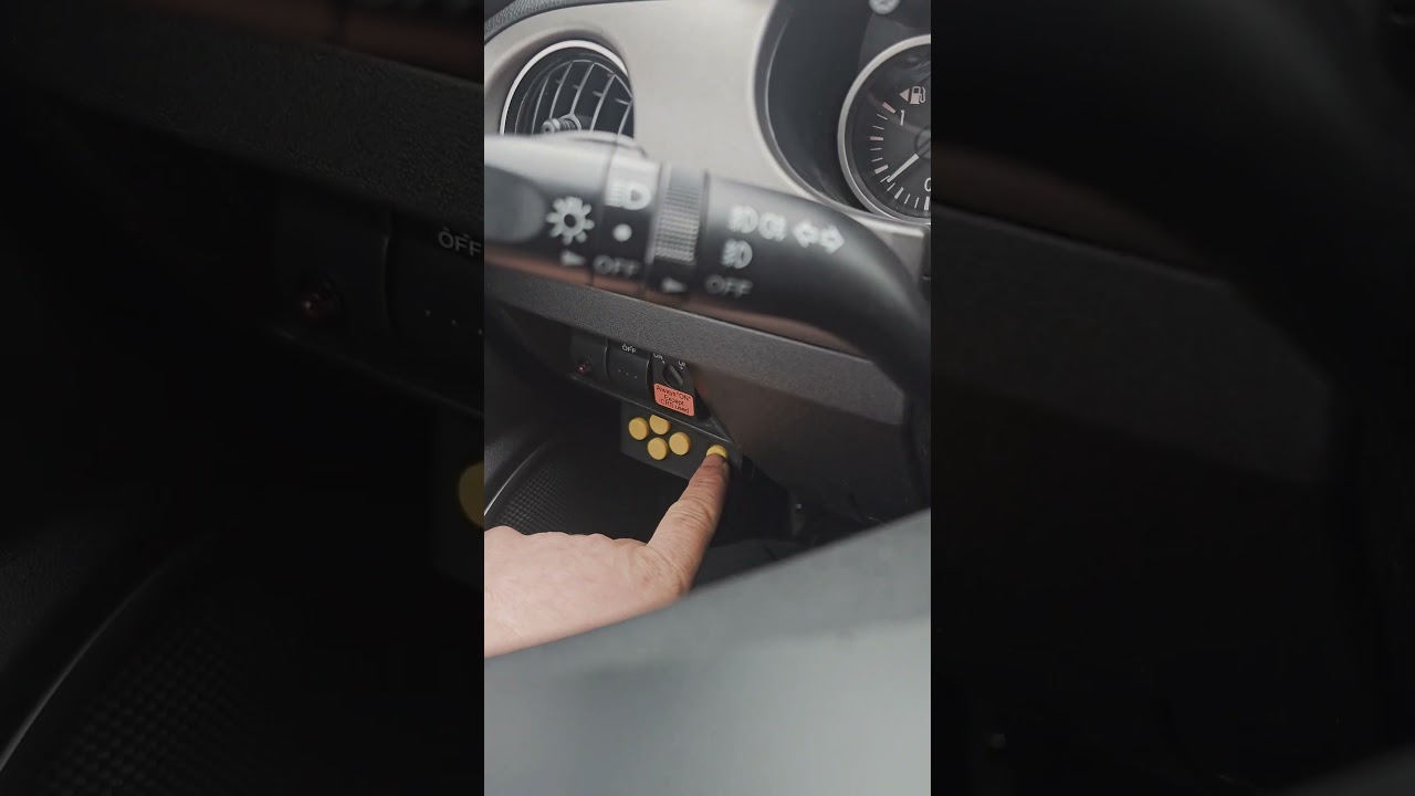 Индикатор параметров двигателя для MX5 NC от Rotarytronics