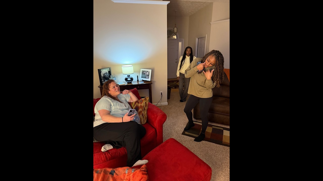 Destiny tells Bethany &ldquo;I bet you won&rsquo;t call my cousin a hoe again&rdquo; She CLOWNING!!!