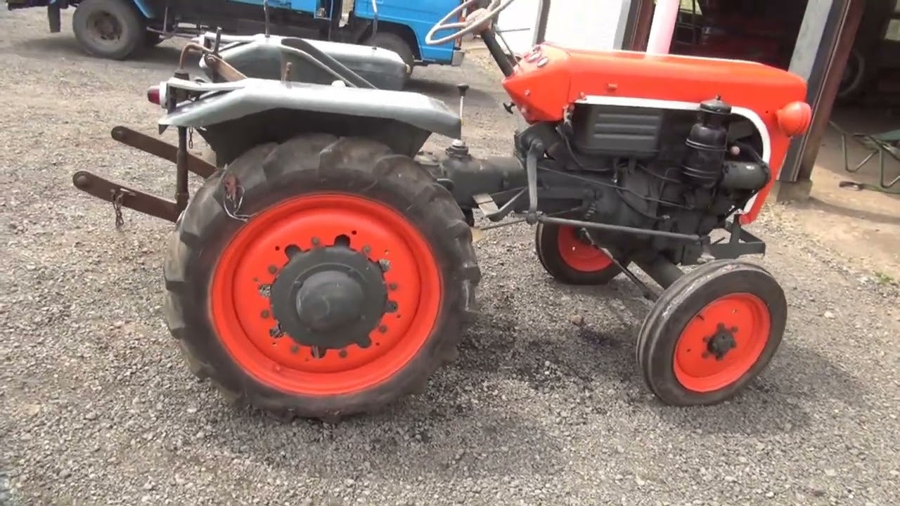 昔のトラクター クボタT18　Vintage and classic tractor in JAPAN