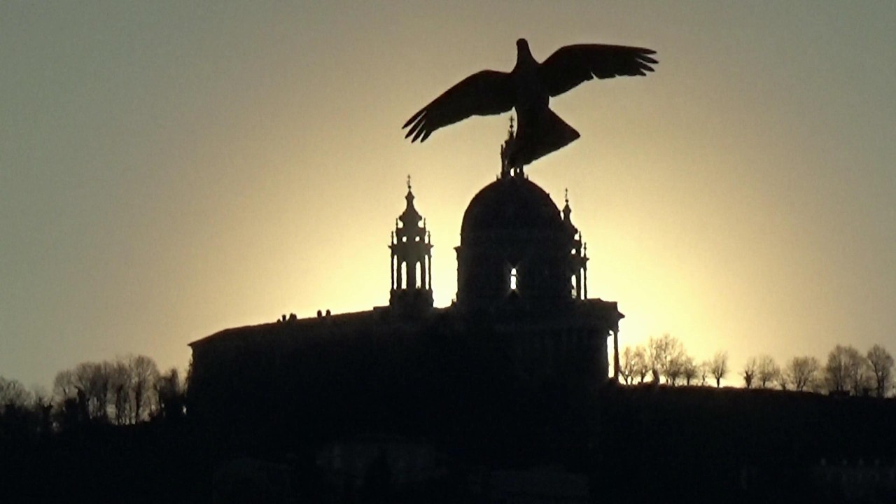 Sorge il sole dietro la basilica di Superga, 20 febbraio 2026