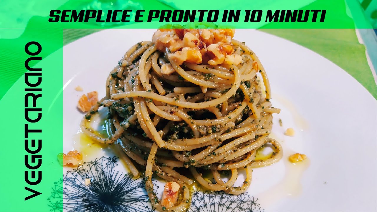 Spaghetti al pesto di salvia. Facilissimo e pronto in 10 minuti.