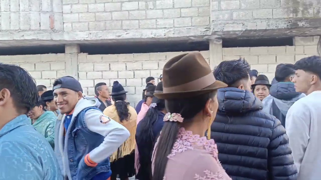 Mateo Vega y su Banda Orquesta la Nebulosa del Ecuador para contactos 0968302792
