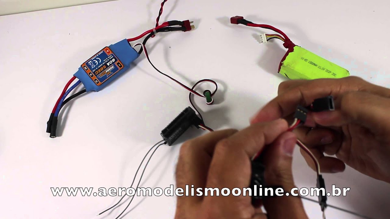 Como conectar 2 servos em um canal do receptor
