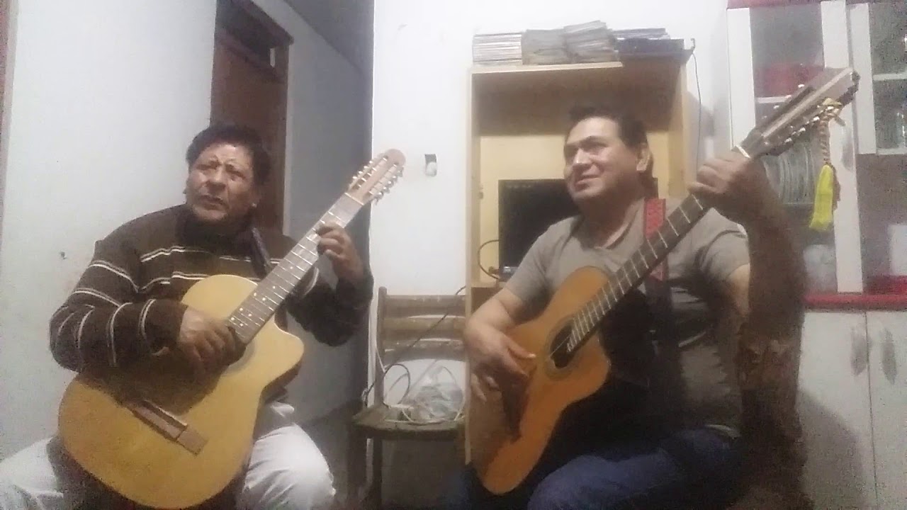 las guitarras del conjunto los jaraneros de Andajes