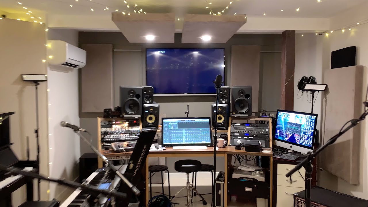 Recording the Hindley Street Country Club